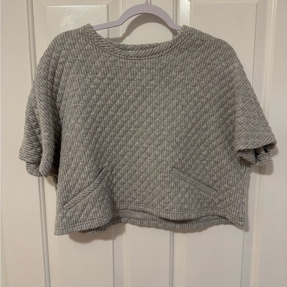 Gray Diamond Quilted Short Sleeve Top